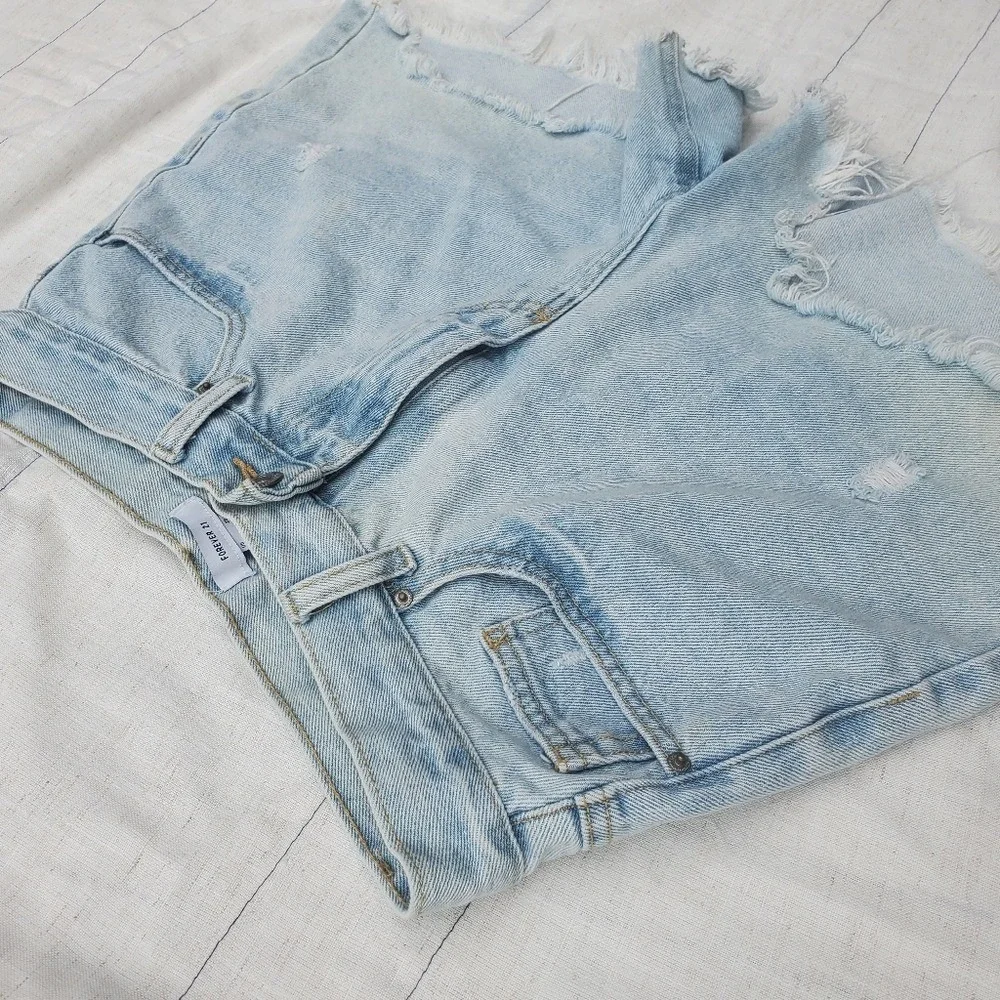 Forever 21 Blue Distressed Jean Shorts Frayed Hem 5 Pocket Light Wash SZ:28